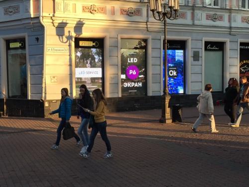 Галерея "Luxury Store" Н.НовгородСветодиодные экраны в витринах